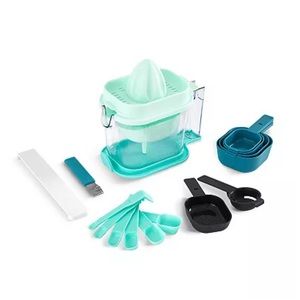 SmartStore™ 20 PC Measuring Set with Citrus Juicer Liquid and Dry Measuring Cups